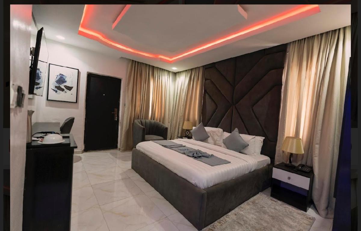 Brimuyo Hotel - Housity