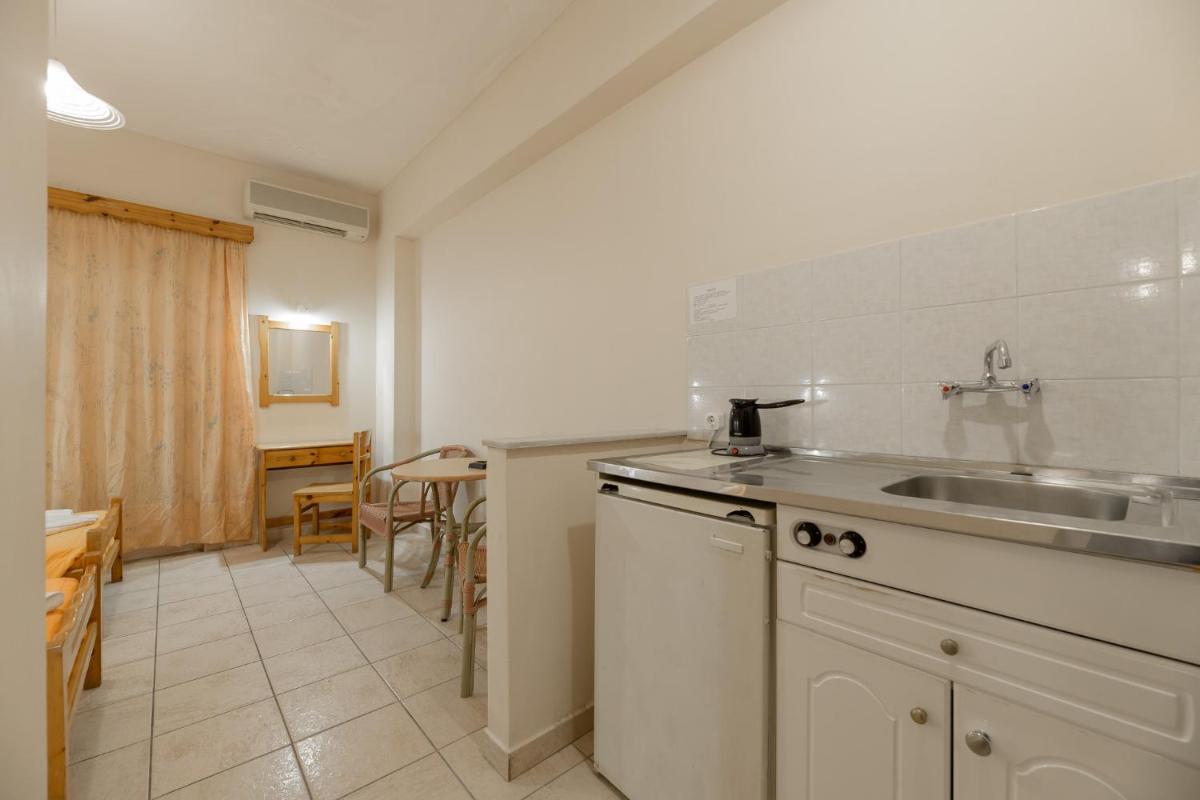 Pink Panther Studios & Apartments - Housity