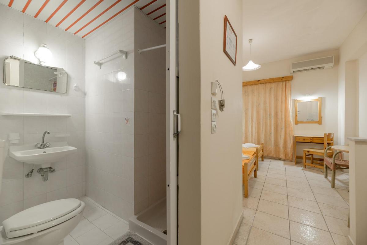 Pink Panther Studios & Apartments - Housity
