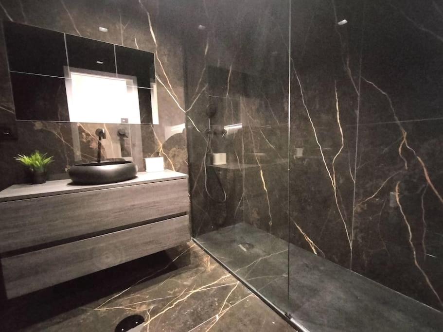 Heart of the City Suites - A - Housity