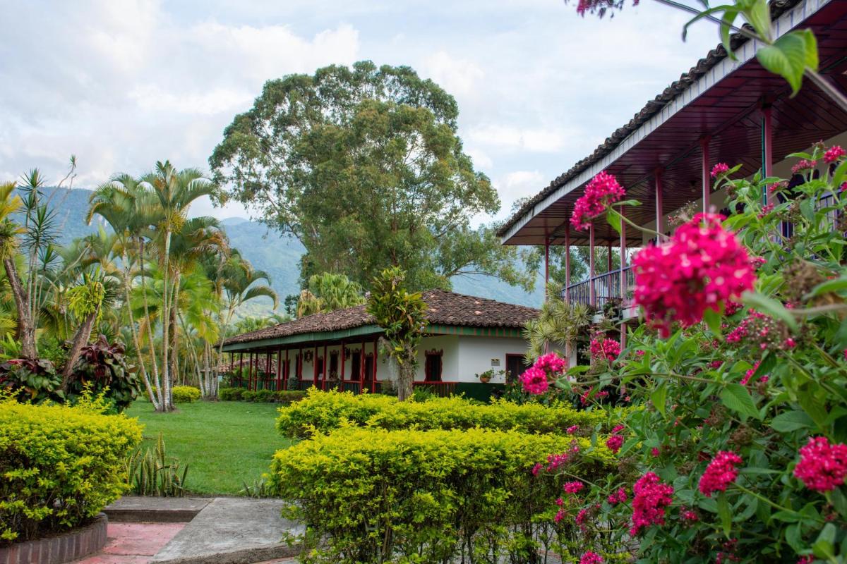 Hotel Karlaká Calarcá Quindio - Housity