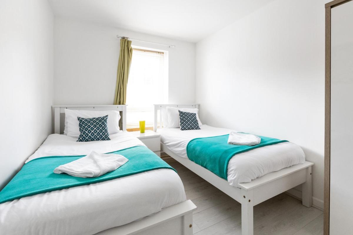 OPP B'ham - Perfect for Contractors and Travellers, gated parking! BIG SAVINGS booking 7 nights or more! - Housity
