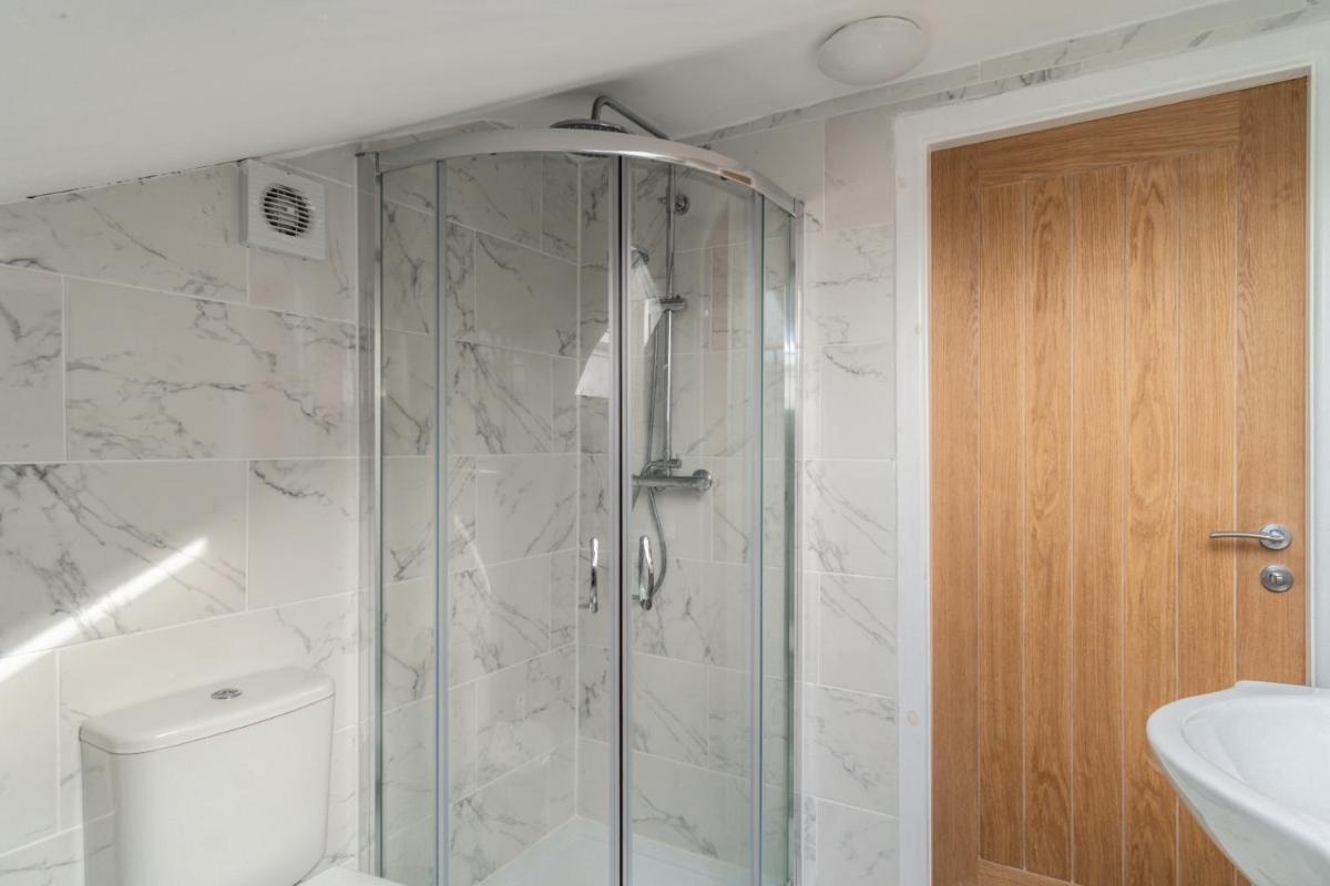 Refined Comforts For Two Room 5 - Housity