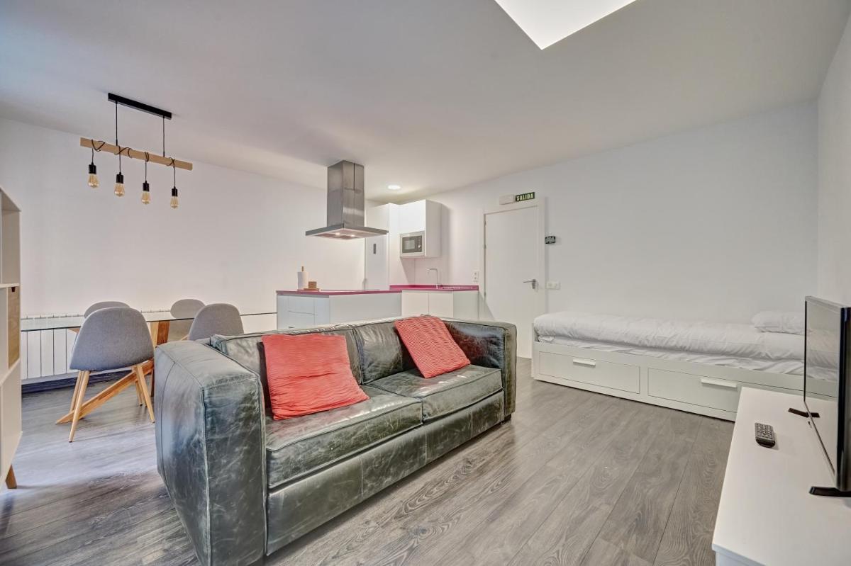 El Navarro Suite by Clabao - Housity