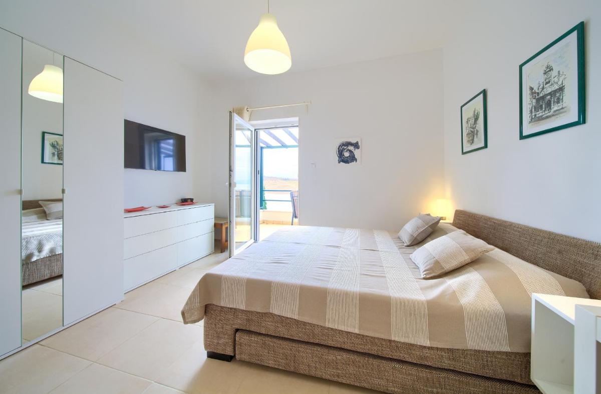 Apartments Six - Housity