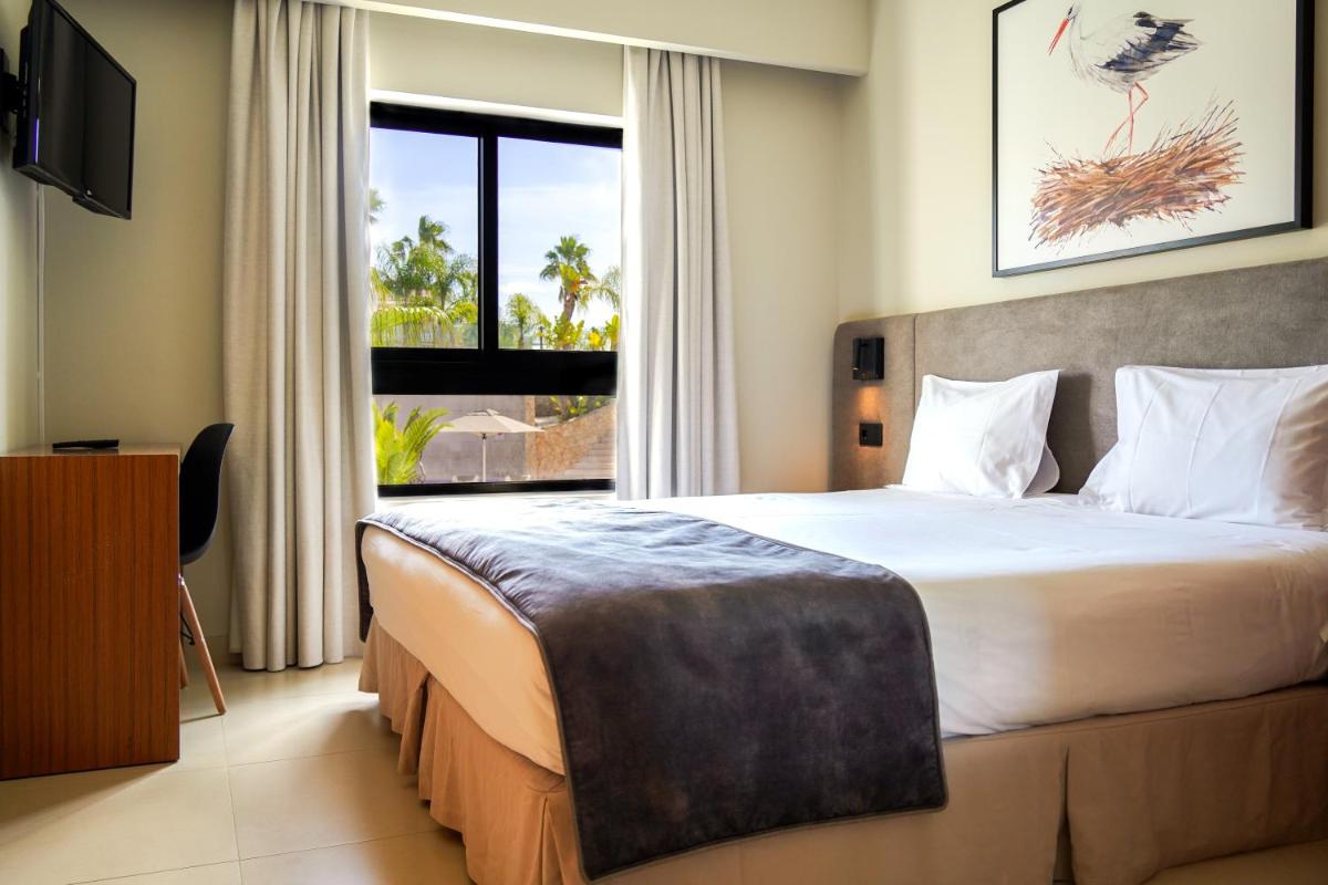 Vitor's Village - Housity