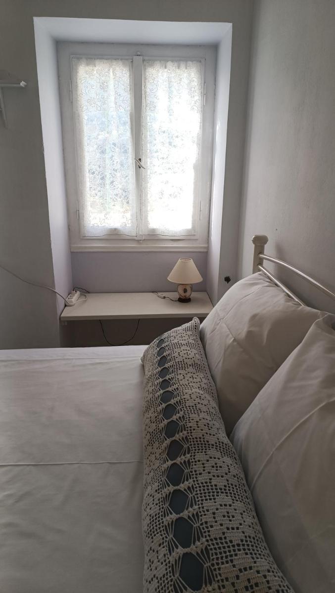 Το σπιτάκι στον παραδοσιακό οικισμό Λειβαδίων Άνδρου - Housity