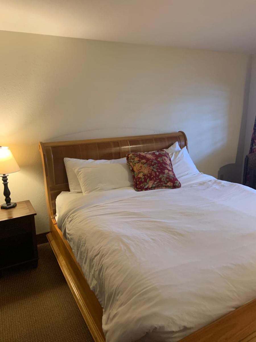 The Inn at Shady Lawn - Housity