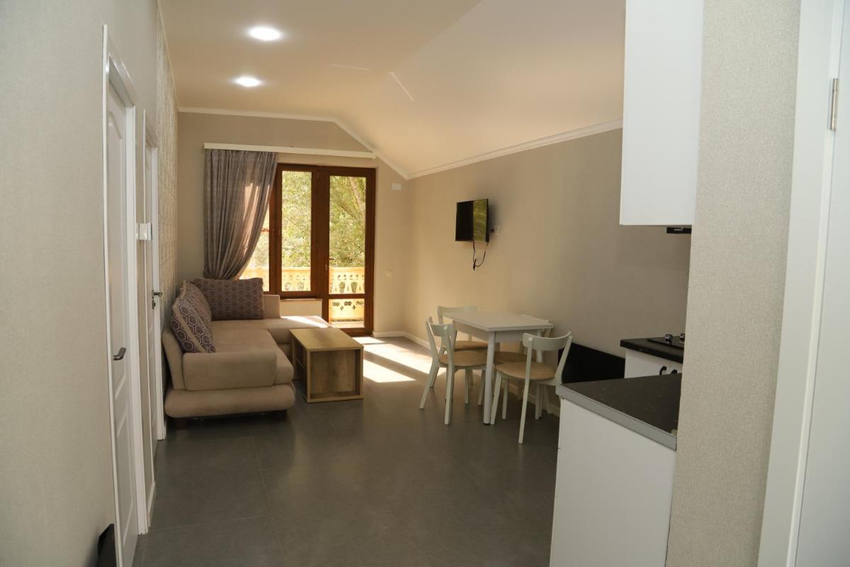 Suitetrails - Meghu Guest House