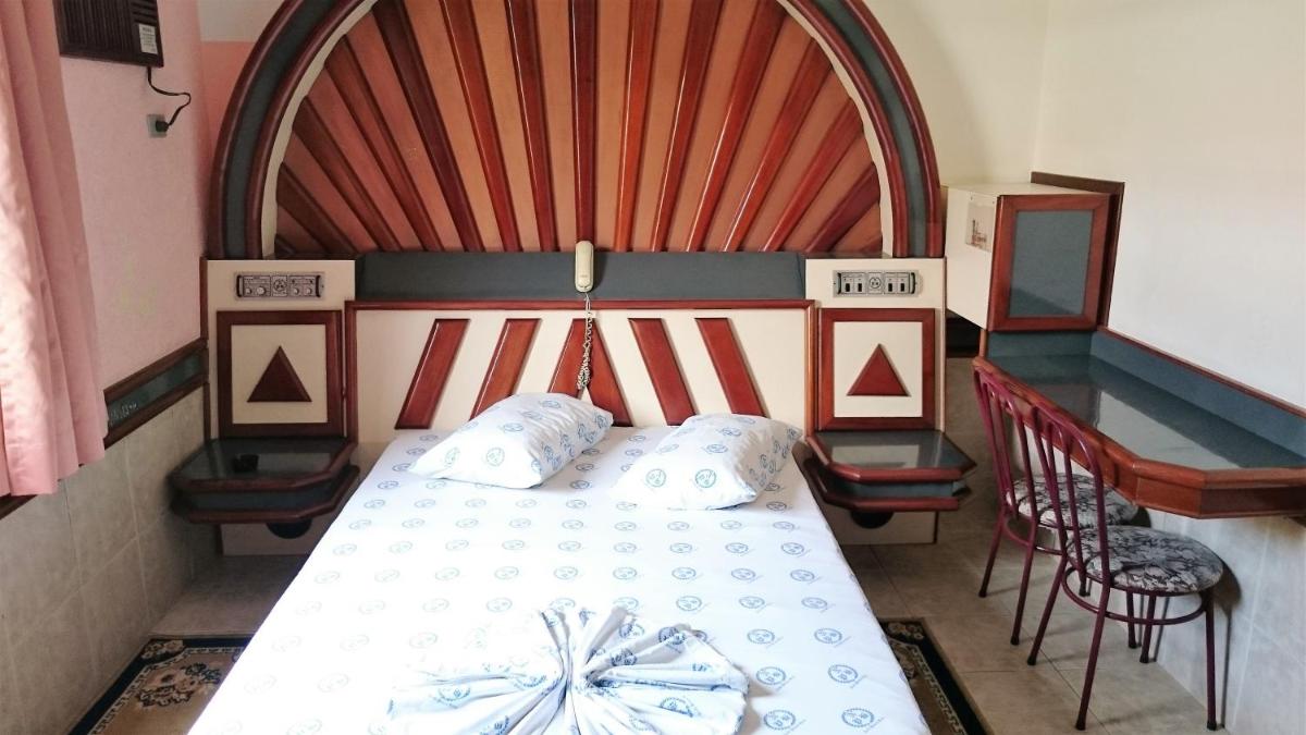 North Palace Hotel - Housity