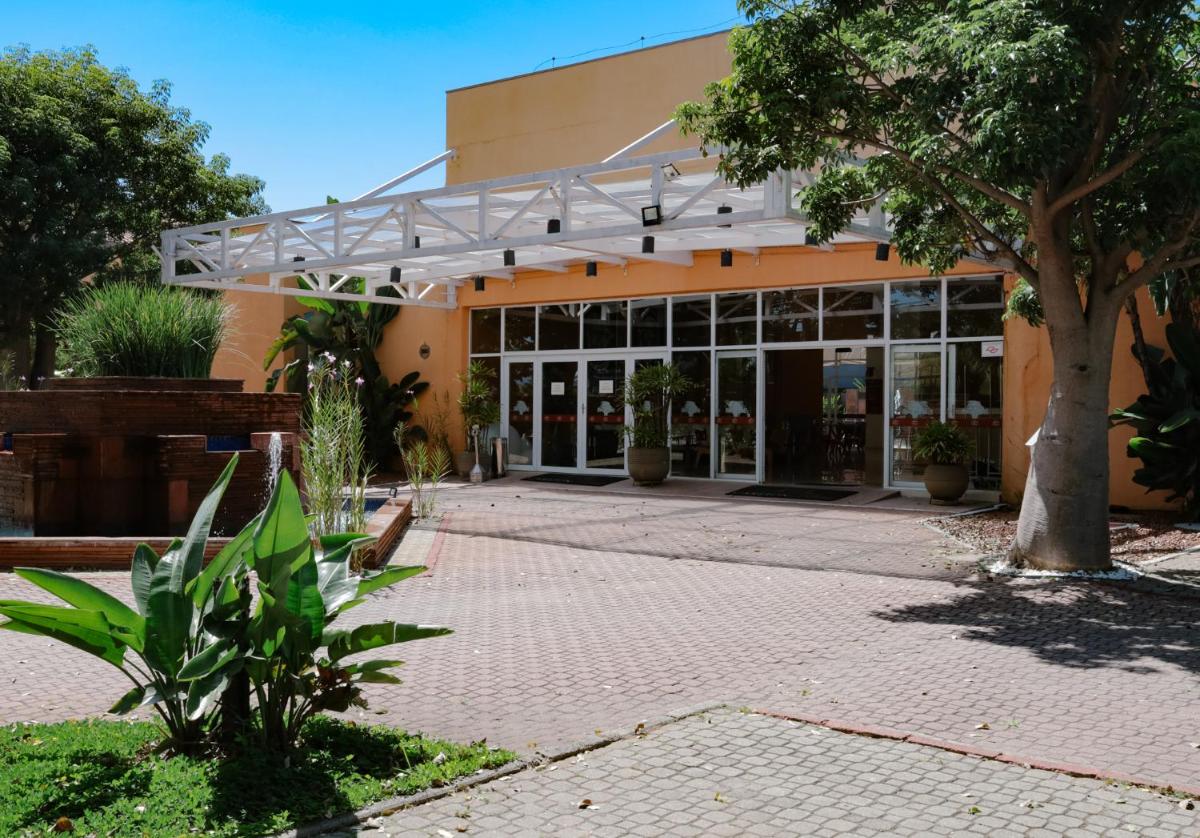 Carlton Plaza Baobá - Housity