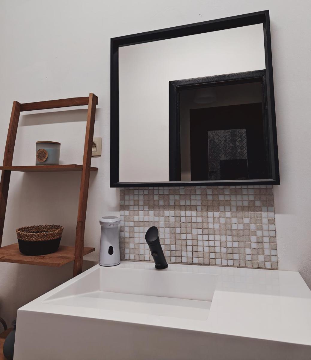 Private Room in center of Charleroi - Housity