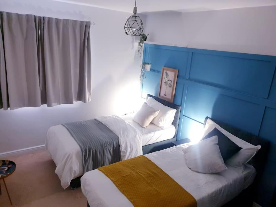 Hyde Park - Park Hill - Central - 2 Bedrooms - Free On-Site Parking - Netflix - Fast WiFi - Housity