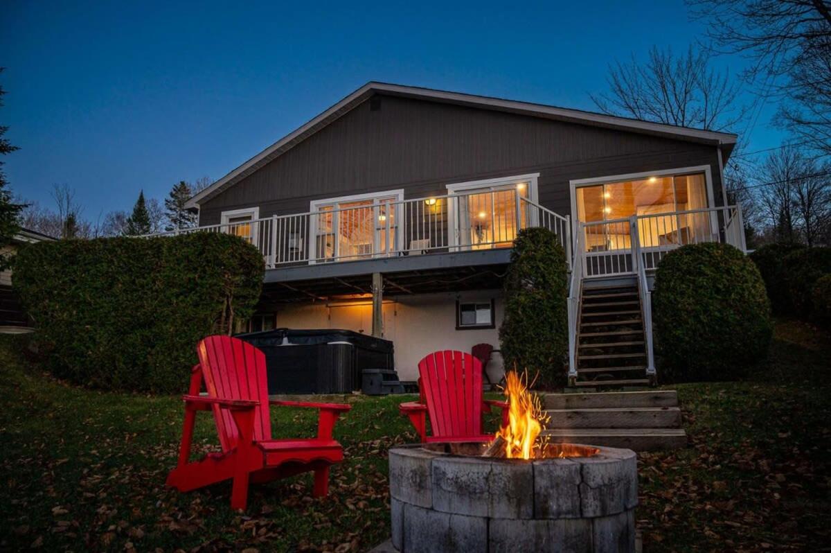 FRONT LAKE hot tub with sunset ski and slide 8p - Housity
