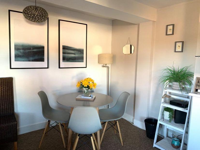 ⭐️Sleeps 4/Longstays/Garden/Parking/WiFi⭐️ - Housity