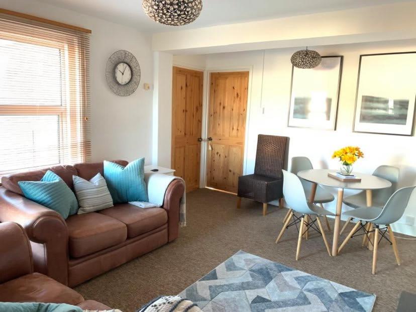 ⭐️Sleeps 4/Longstays/Garden/Parking/WiFi⭐️ - Housity