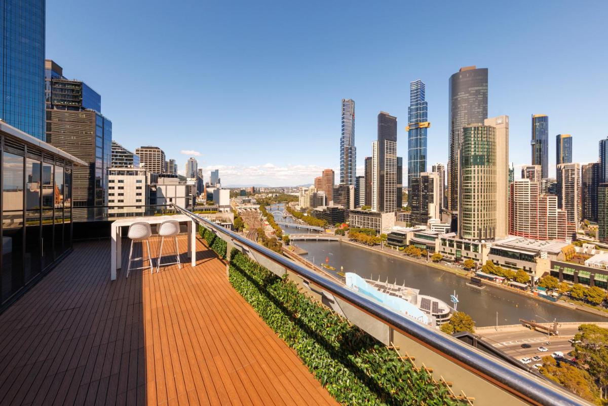 Flinders Luxury Penthouse - Housity