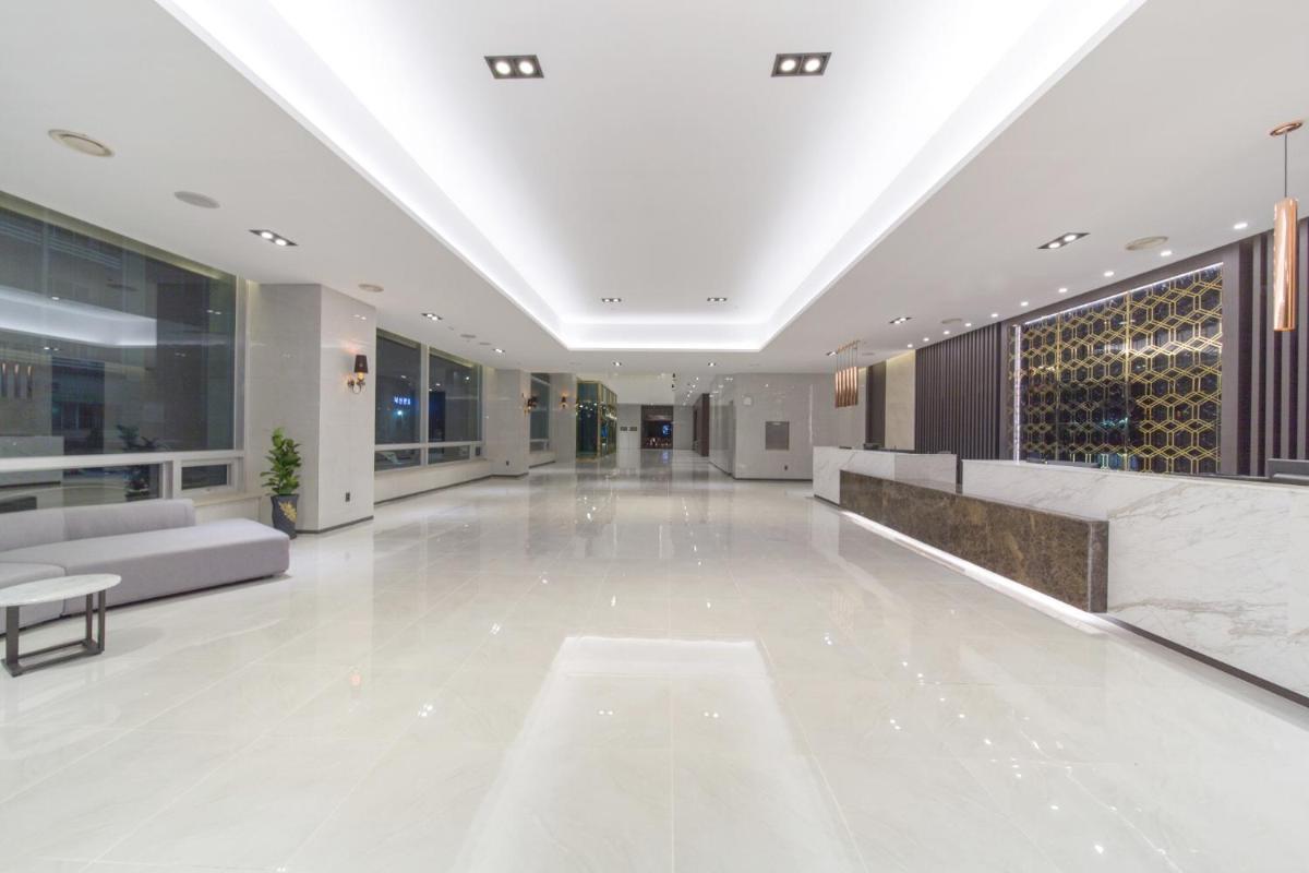 Dignity Hotel - Housity