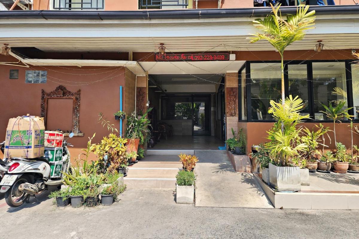 Kim Hotel At Bangplong - Housity