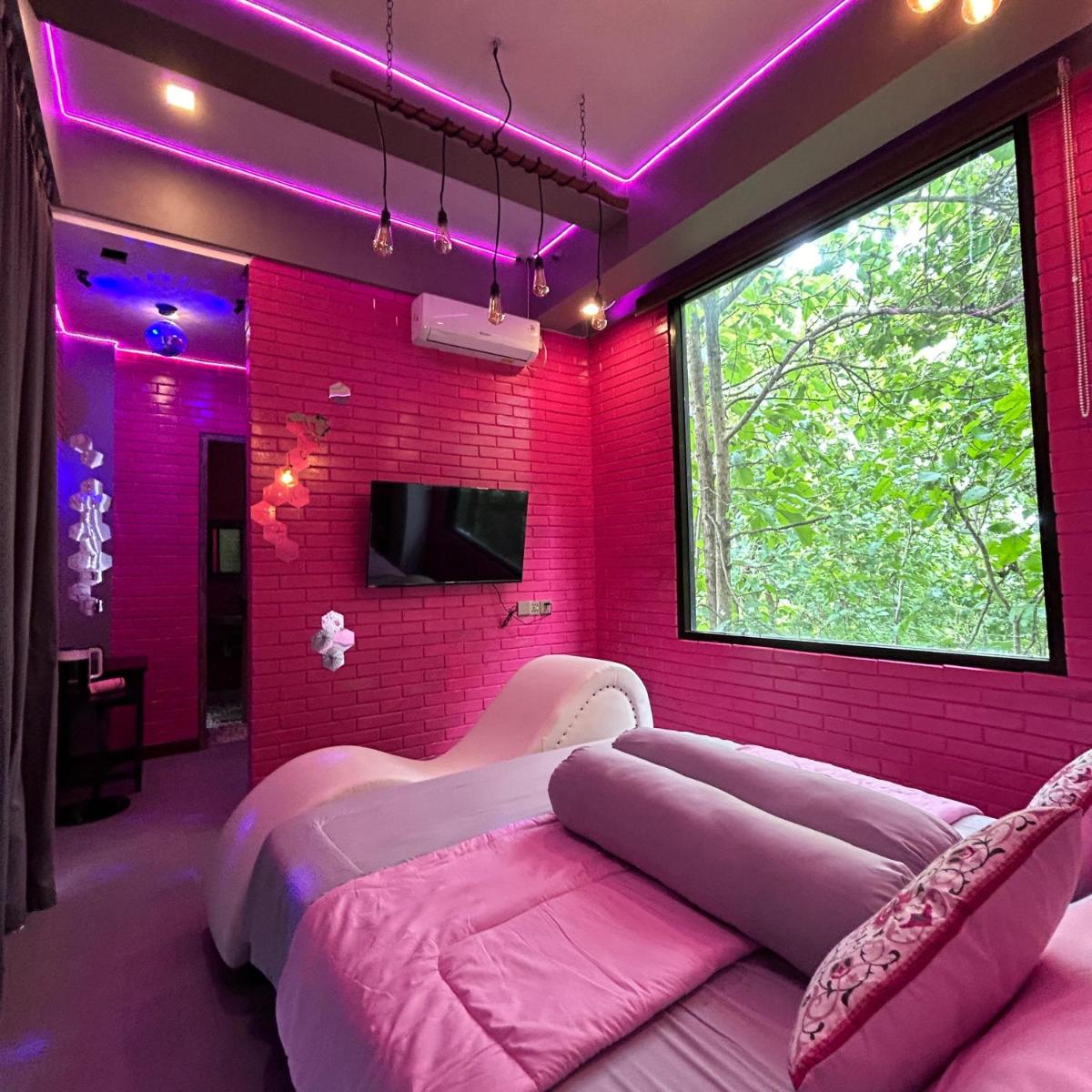 YuRooms Villapartment - Love Room Bali - Housity