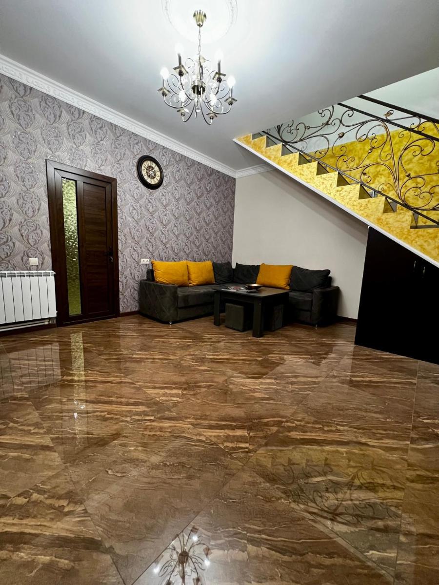 New , comfortable 3 bedroom house - Housity