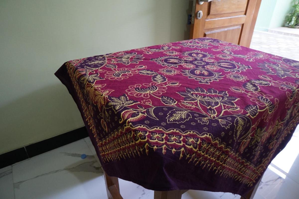 OYO 93784 Kost Bu Eli Syariah - Housity