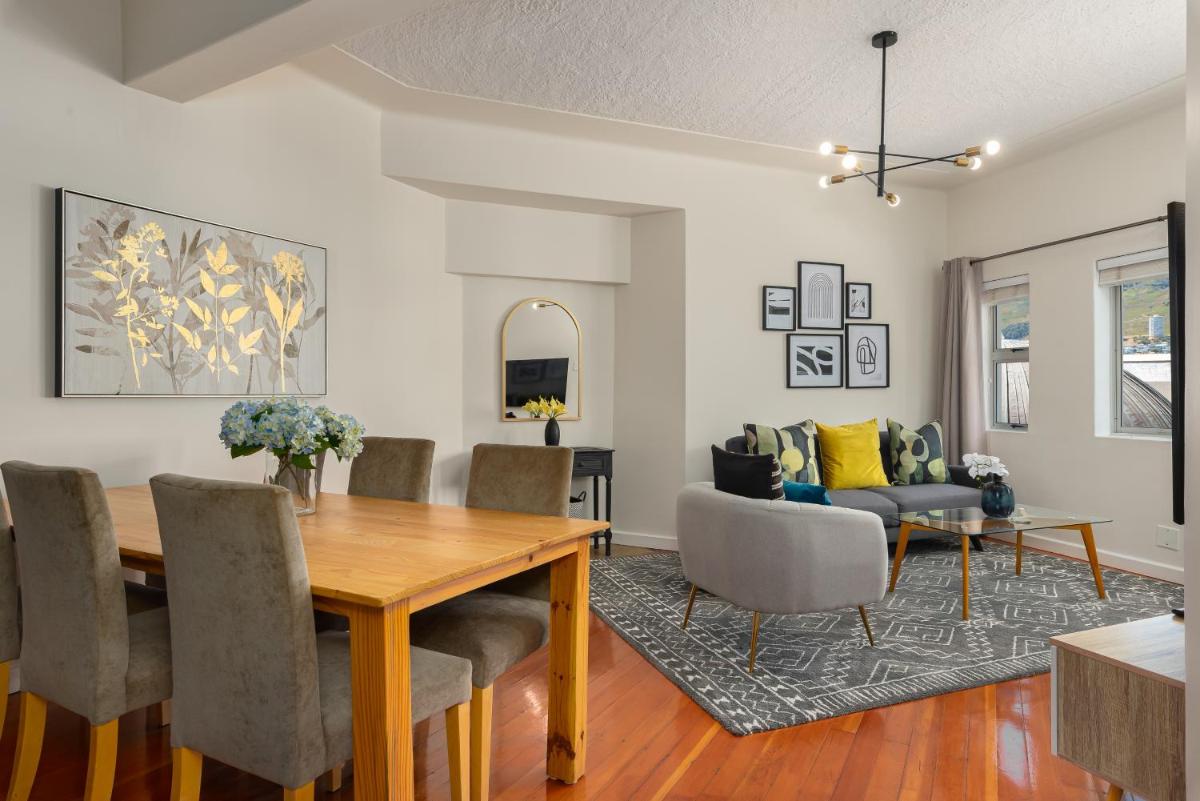 Suitetrails - Montreux Luxury Apartment