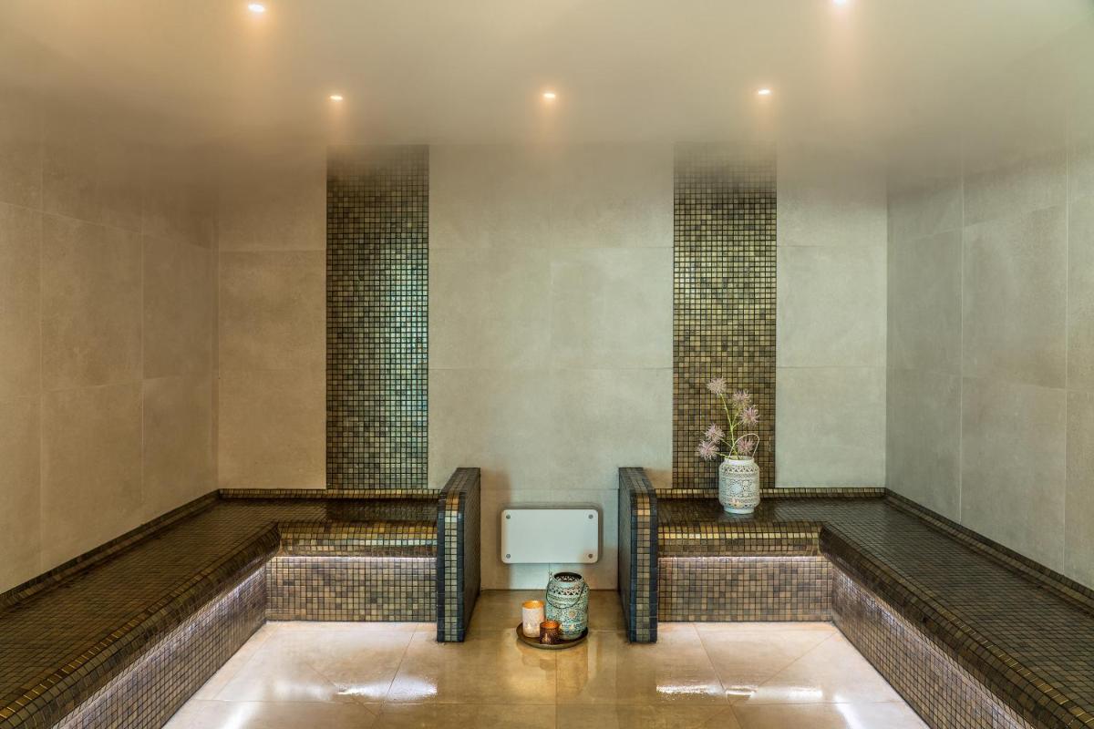 Salle de bains dans l'établissement Résidences Valdys Thalasso & Spa de Rockroum