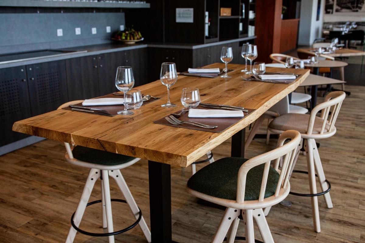 Restaurant ou autre lieu de restauration dans l'établissement Résidences Valdys Thalasso & Spa de Rockroum