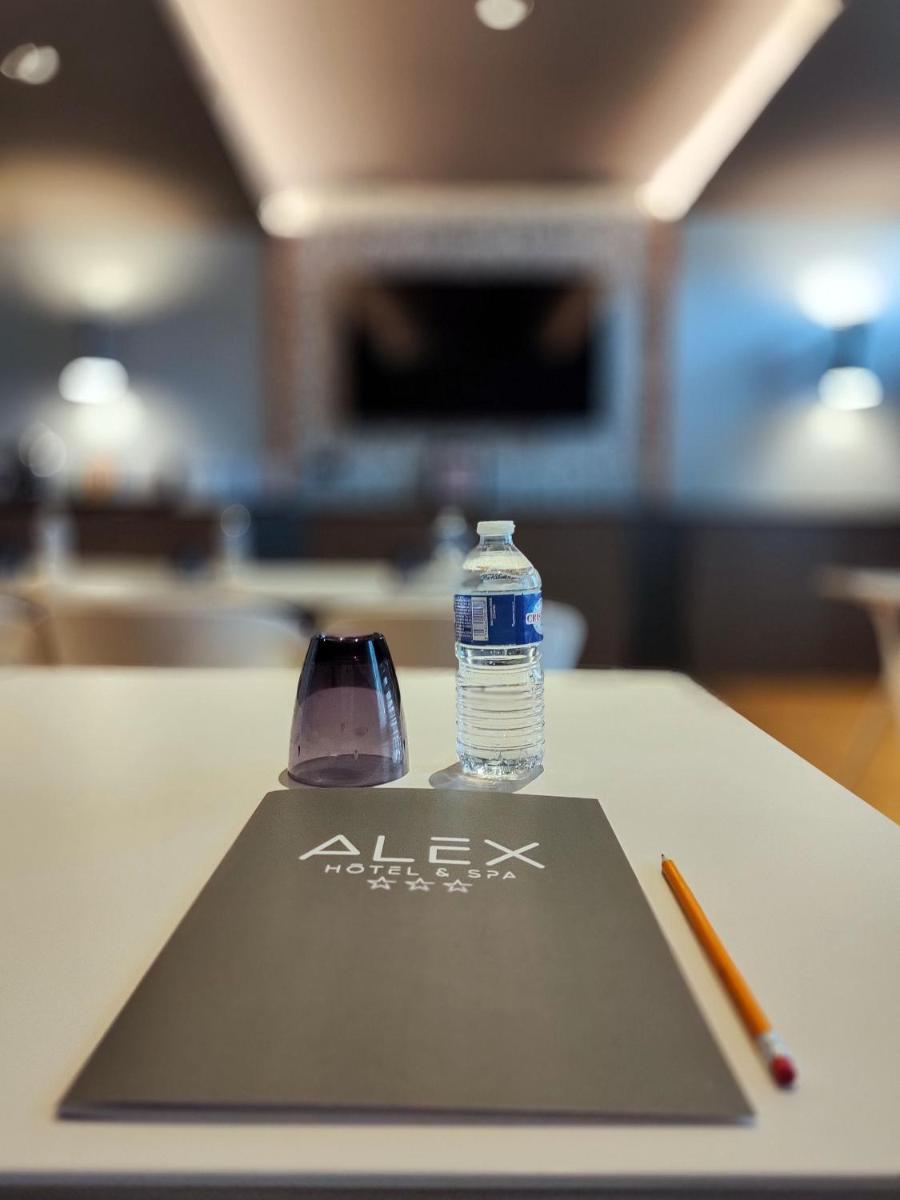 Télévision ou salle de divertissement dans l'établissement Alex Hotel & Spa