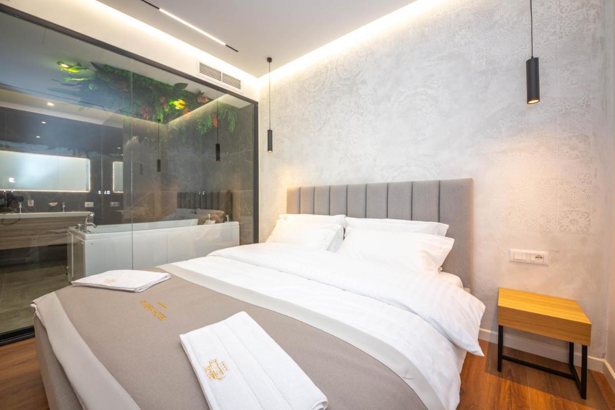 Hotel Riviera - Housity