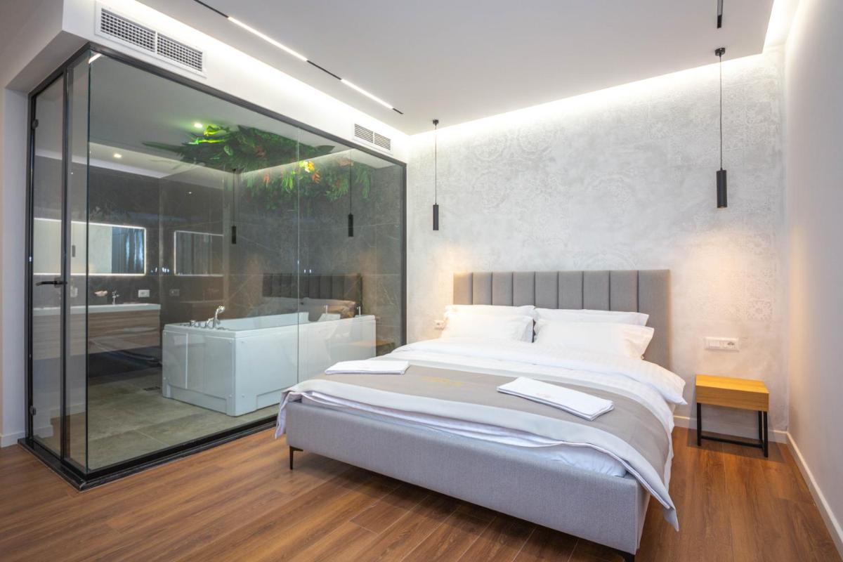 Hotel Riviera - Housity