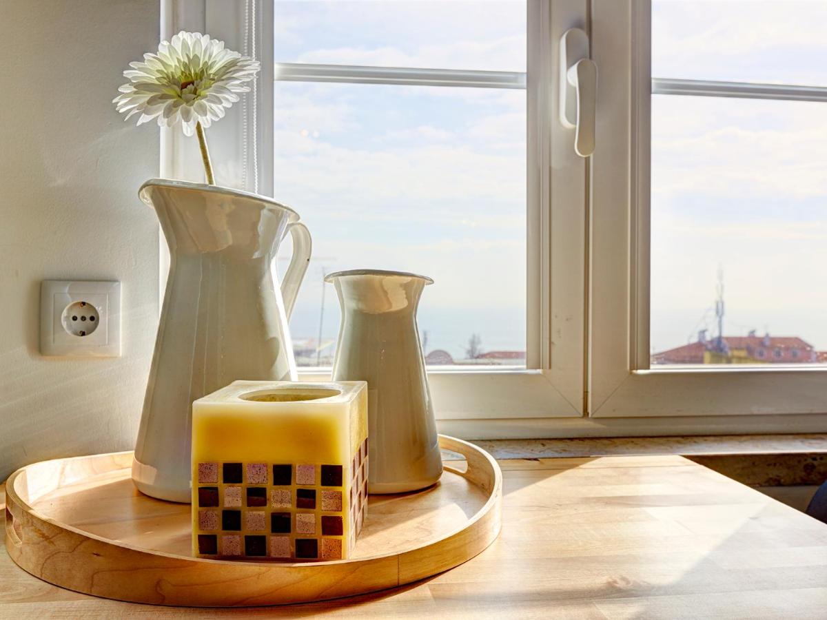 Alfama Cozy Studios by Get Your Stay - Hizvo