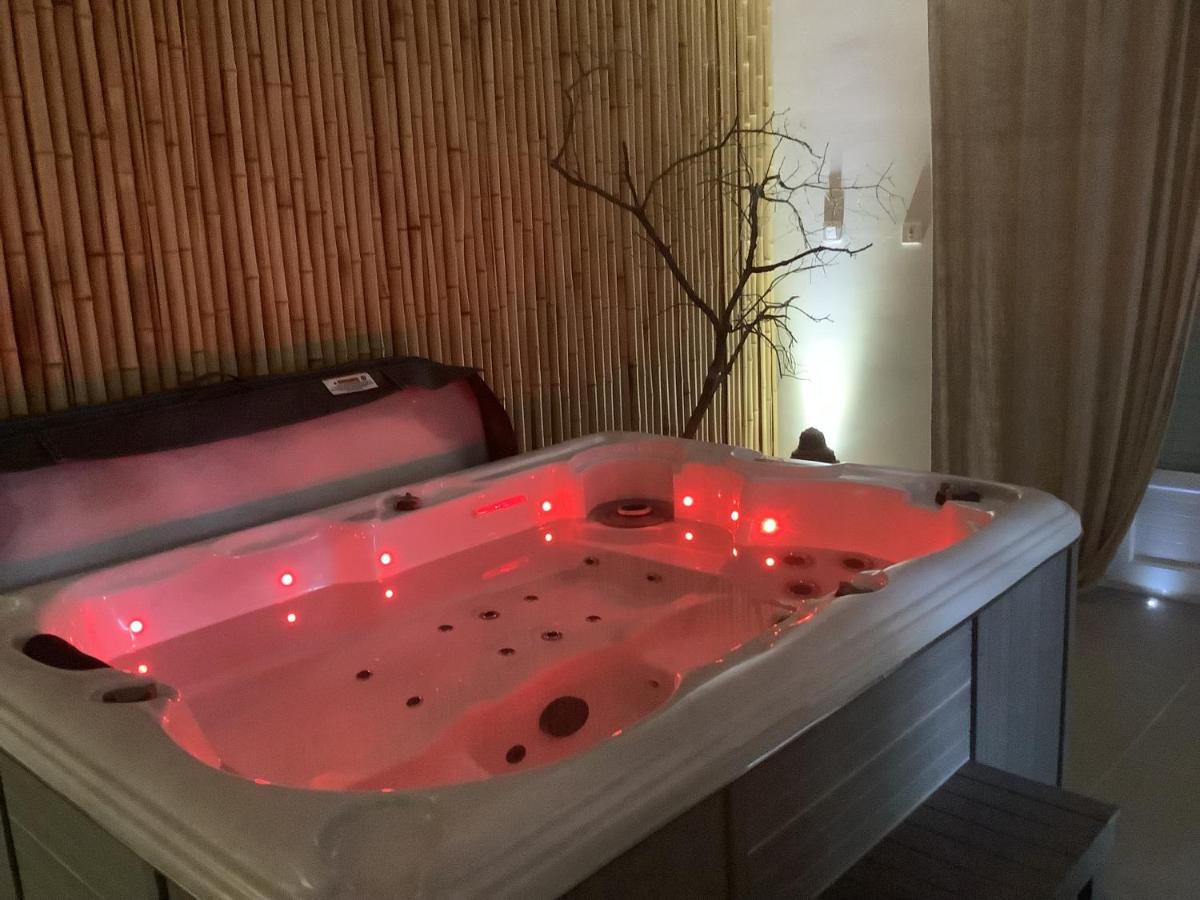 Le carpe noctem suite de charme avec jacuzzi privé - Housity