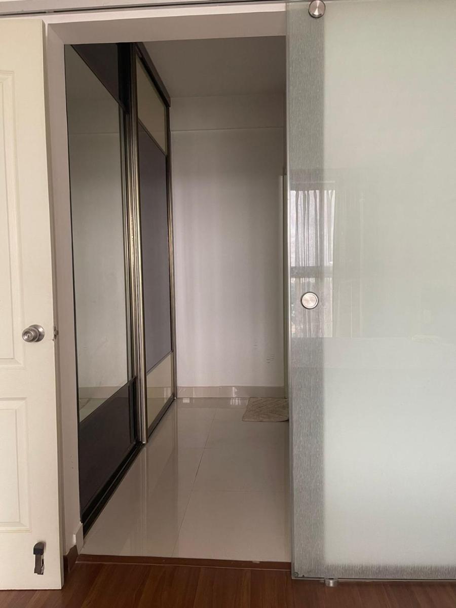 Private Spacious Room - Housity