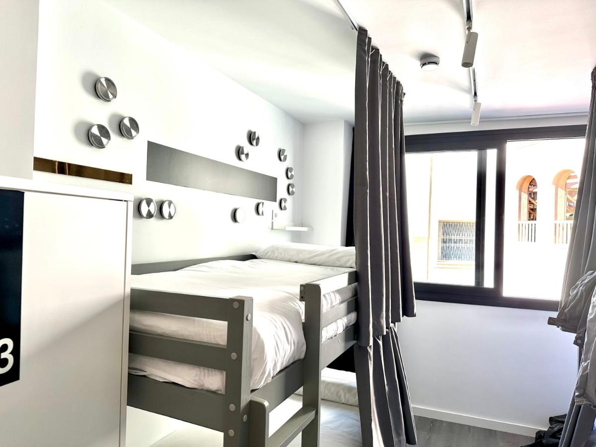 Hostel Alicante - Housity