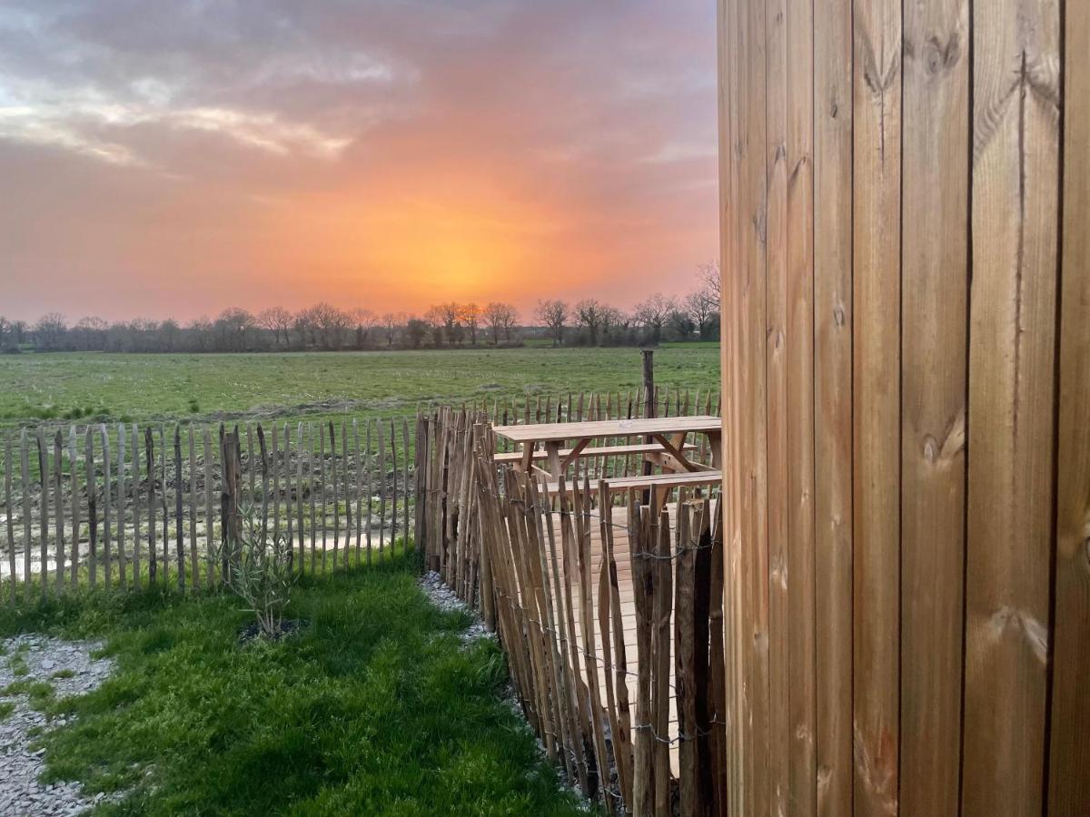 La Cabane Féerique - Les Pieds dans le Pré - Housity