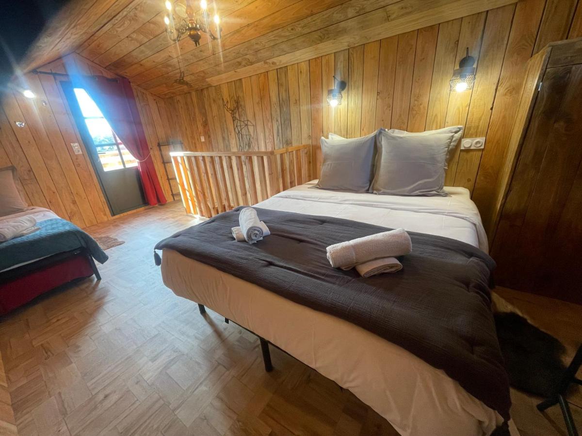 La Cabane Féerique - Les Pieds dans le Pré - Housity
