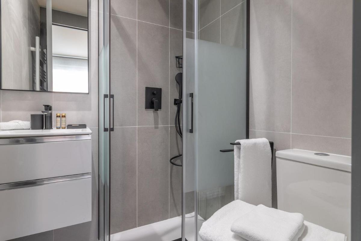 Cozy 2-Bed Apartment for 3 in La Latina - Housity