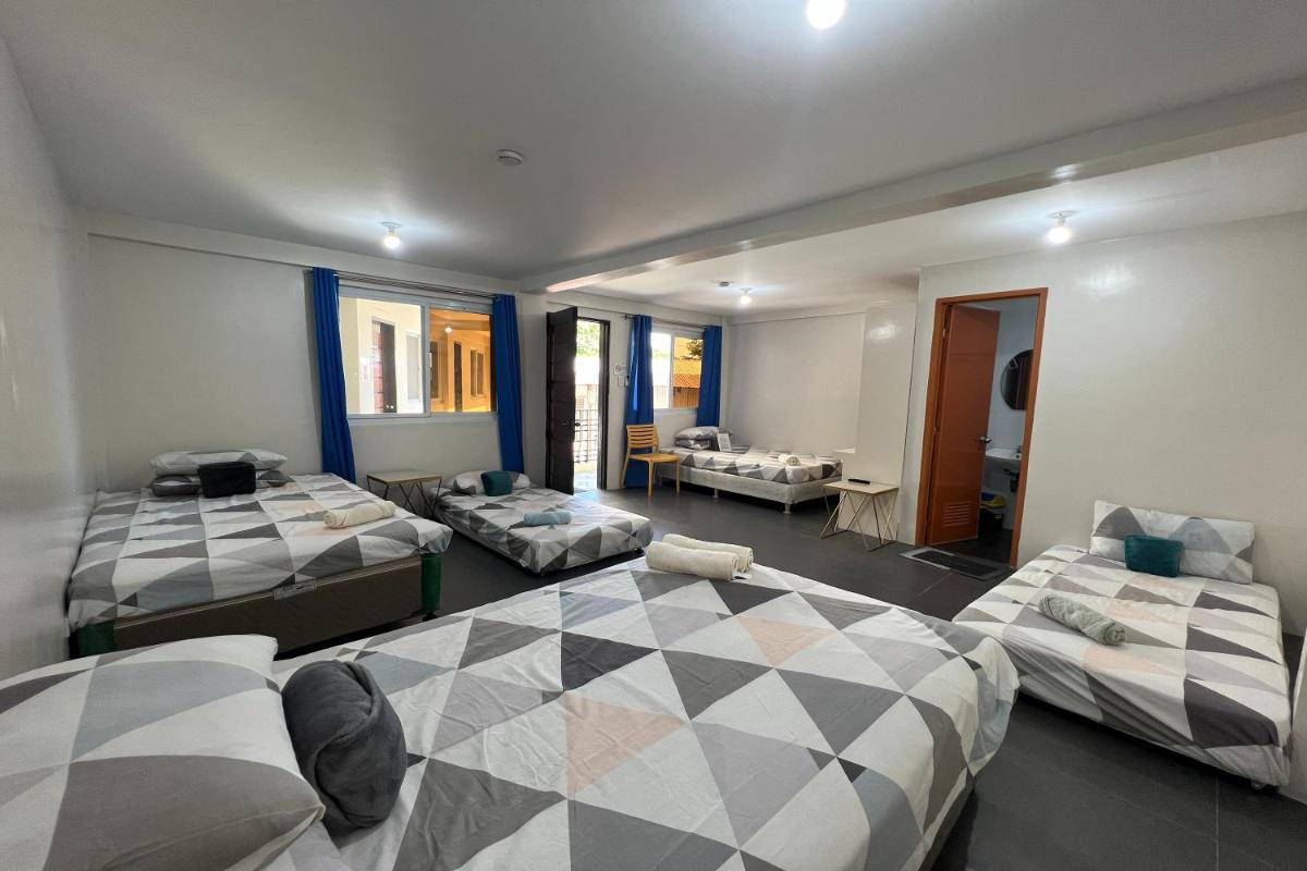 Happy Grey Hotel Vigan - Housity