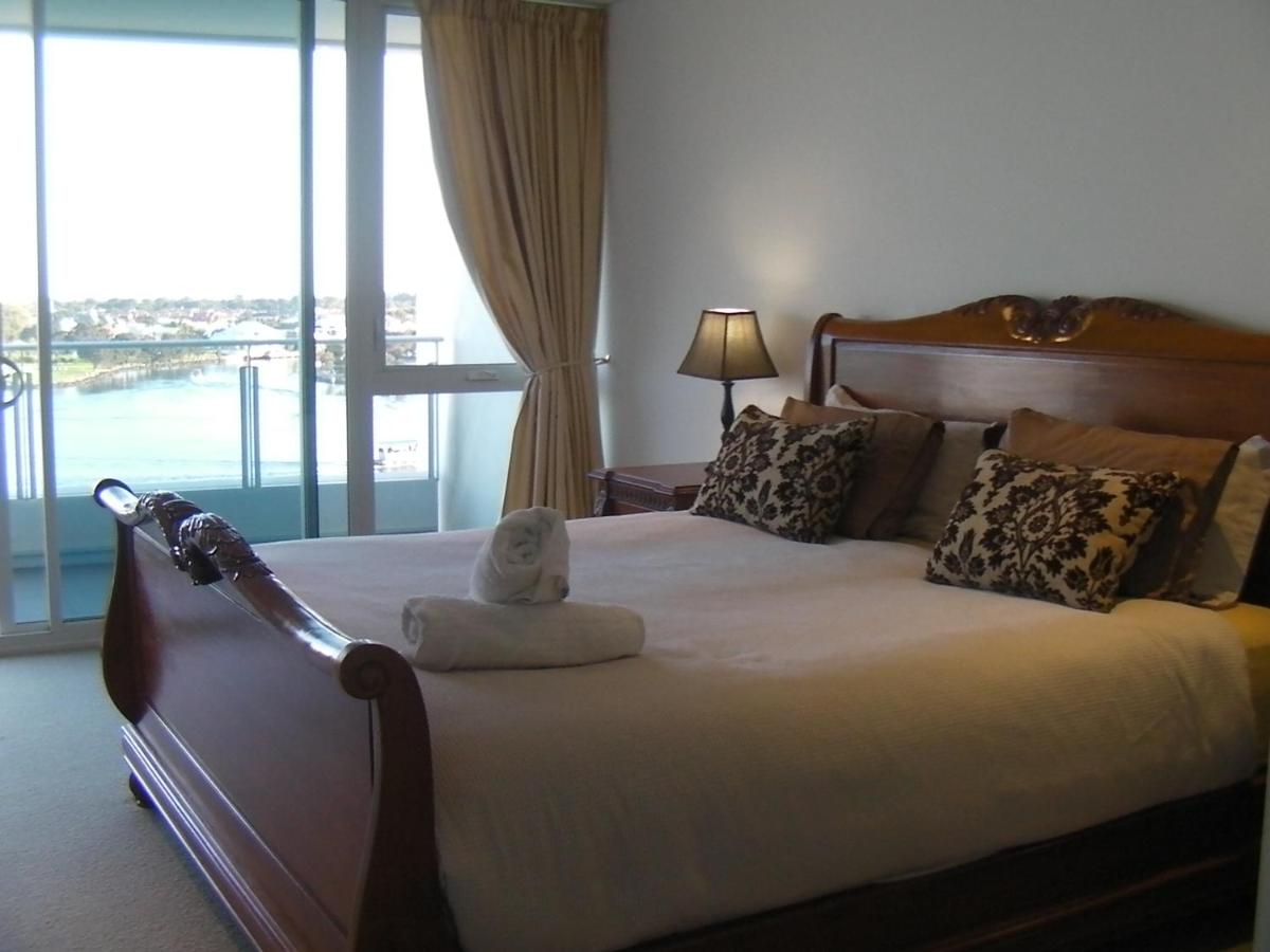 Suitetrails - The Point Mandurah Apartment