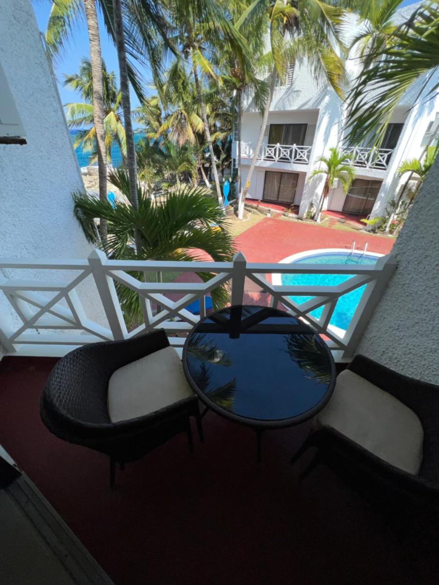 Chrisanns Beach Resort - Housity