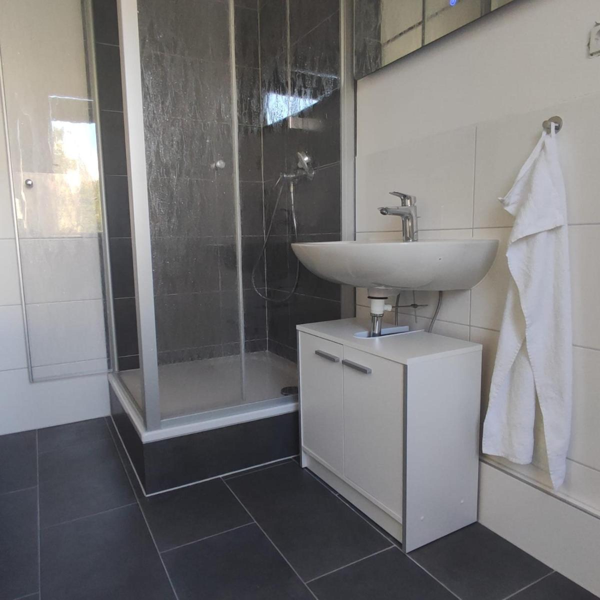Simplex Apartments Am Ettlinger Tor Spacious - Housity
