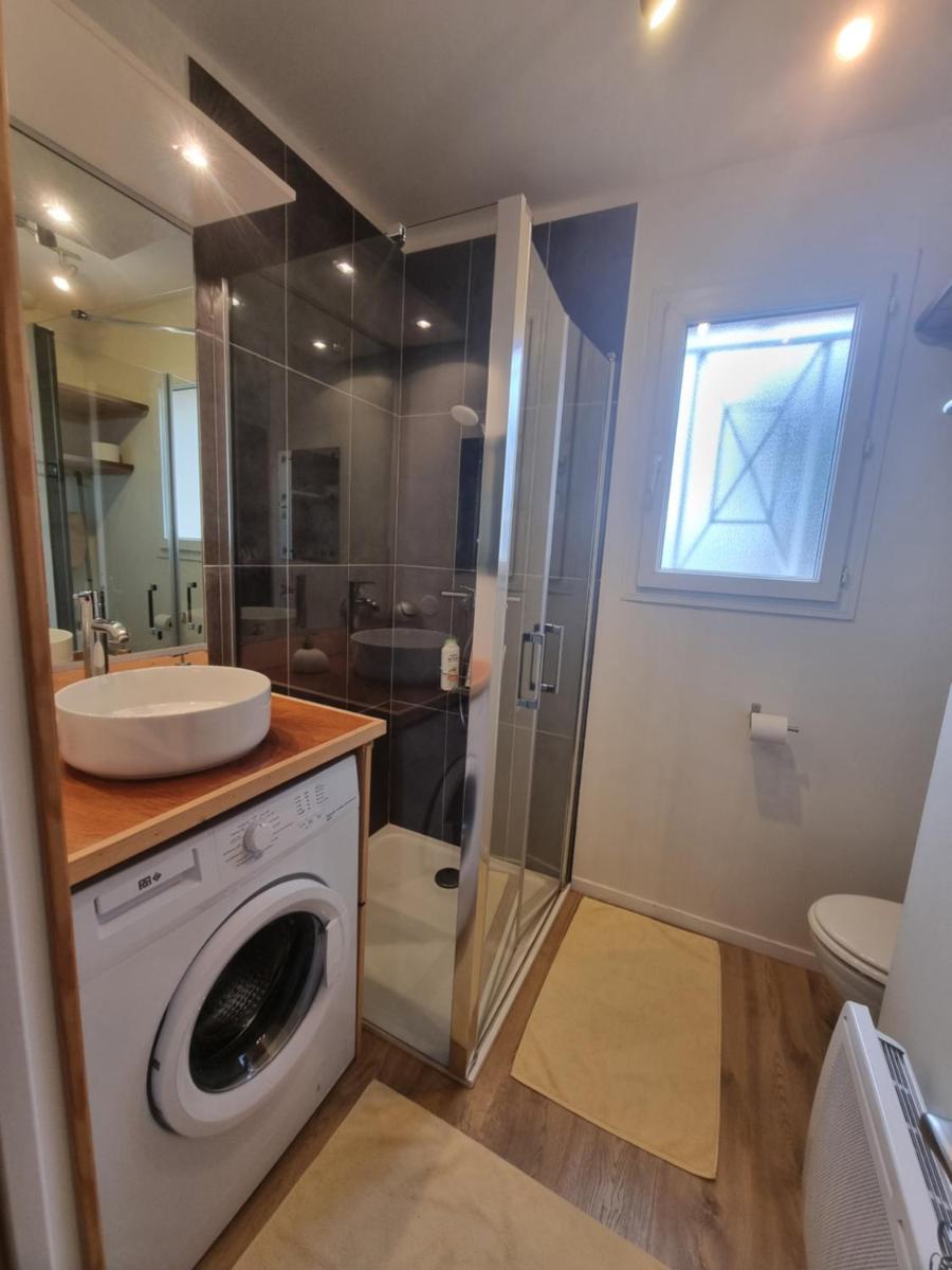 Studio T1 paisible dans villa avec bassin naturel - Housity