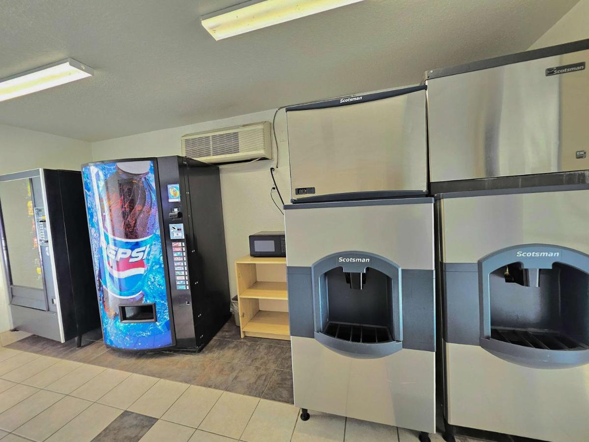 Motel 6-Palm Desert, CA - Palm Springs Area - Housity