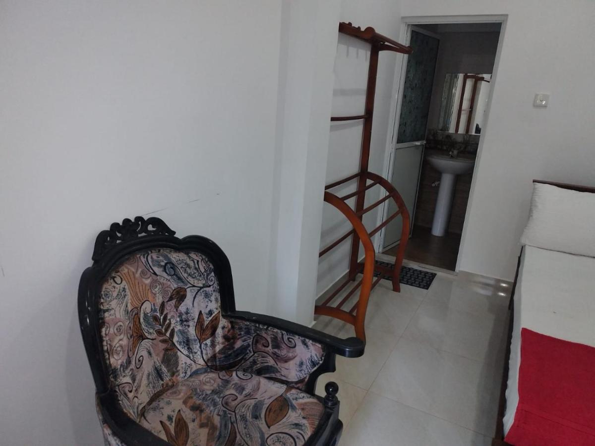 Sri hotel room's - Housity