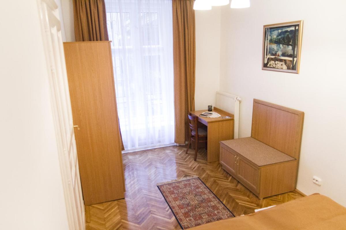 Authentic Budapest Apartment - Housity