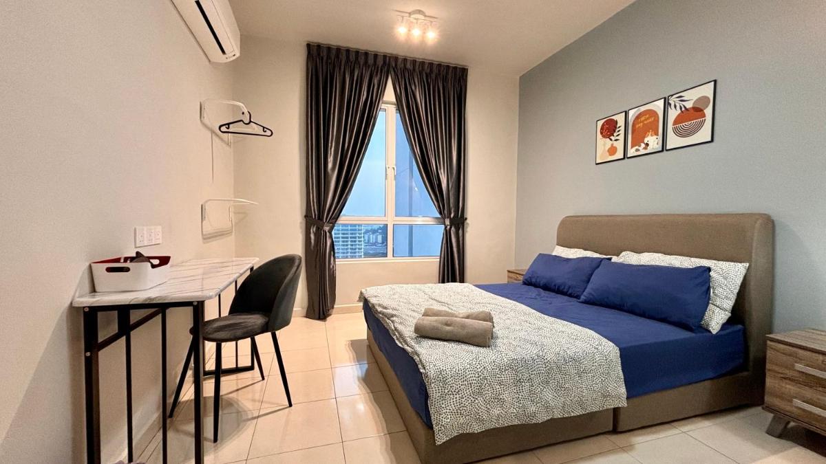 Suitetrails - NEW Spacious HAUS 4R 8pax WiF-S Pic-Airport