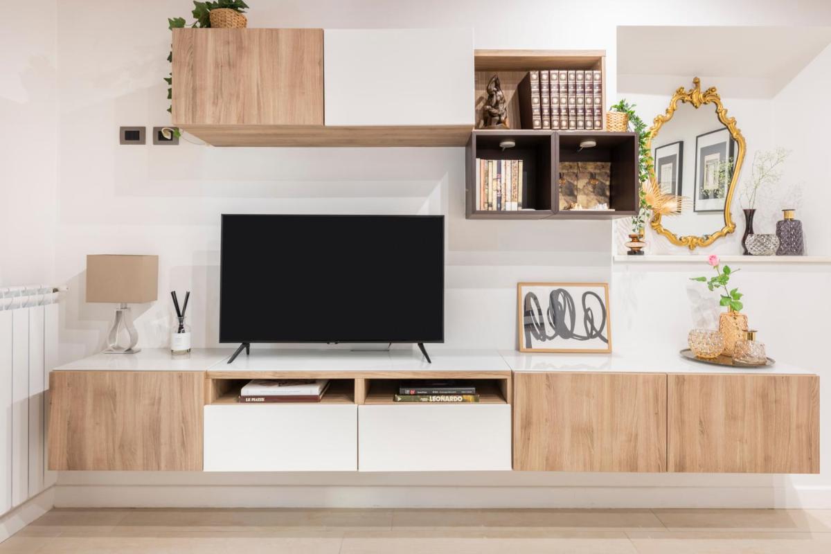 Colosseum's Courtyard - Housity