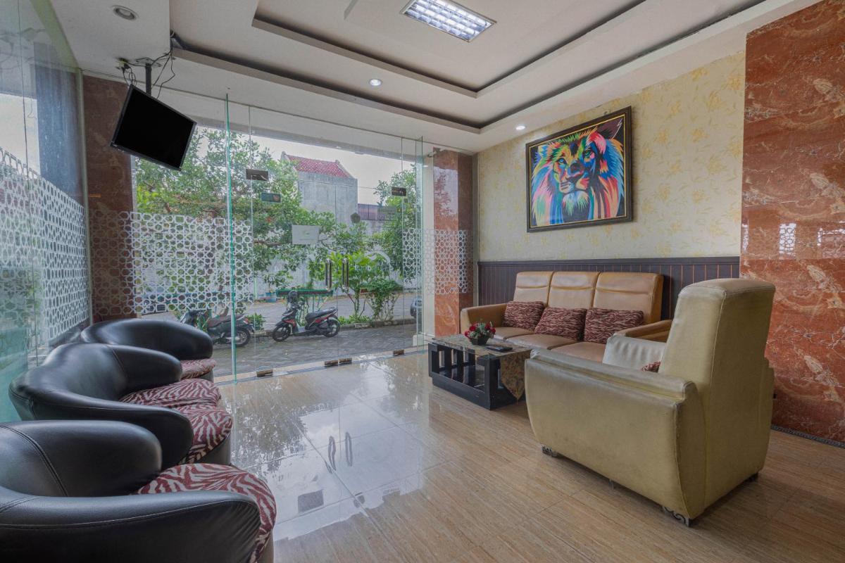 Hotel DMadinah Solo - Housity